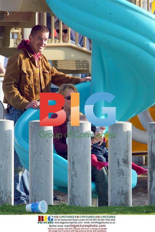 Ethan Hawke and Uma Thurman with kids at beach