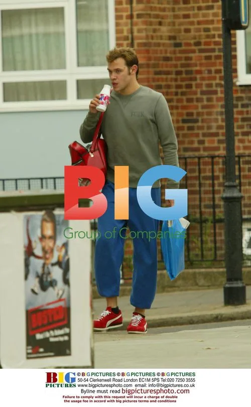 Pop Idol Will Young relaxes in North London