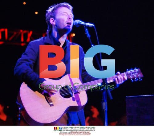 Thom Yorke performs at Shoreline Amphitheater in 2002