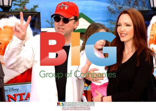 John Ritter, Amy Yasbeck and daughter Stella at "The Santa Clause 2" premiere