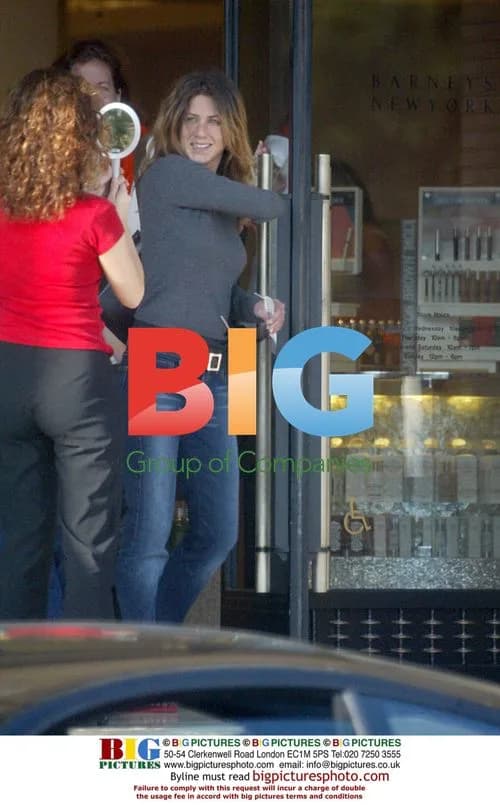 Jennifer Aniston has bad hair day shopping