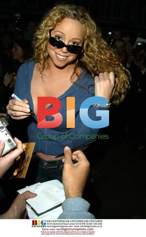 Mariah Carey Leaves London Hotel