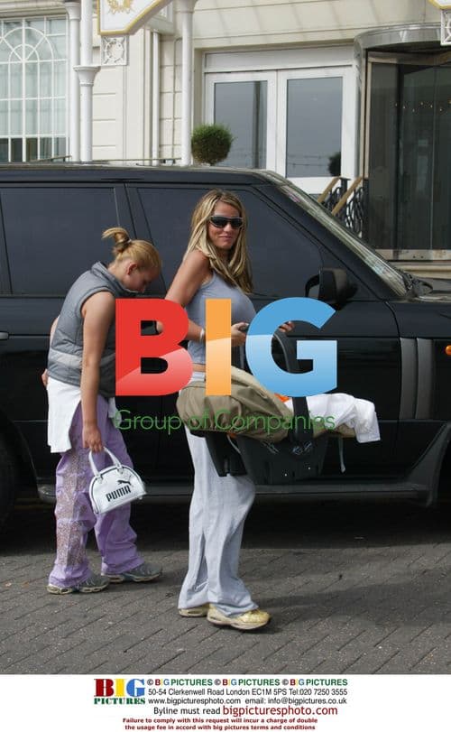 Glamour Model Jordan Seen with Sister Sophie