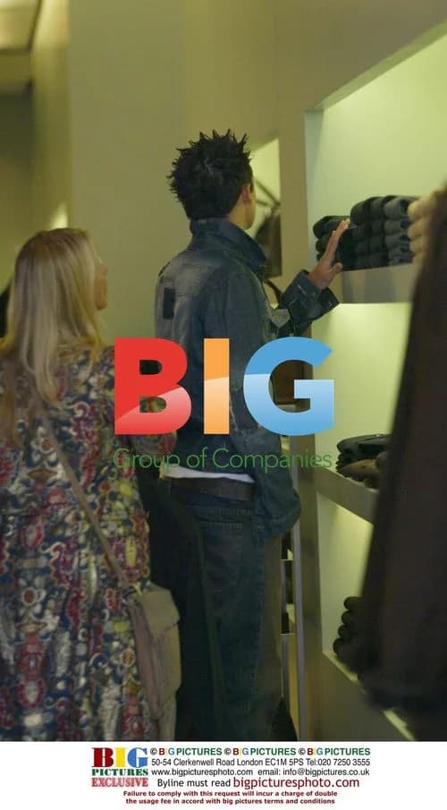 Gareth Gates Spotted Shopping with Friend