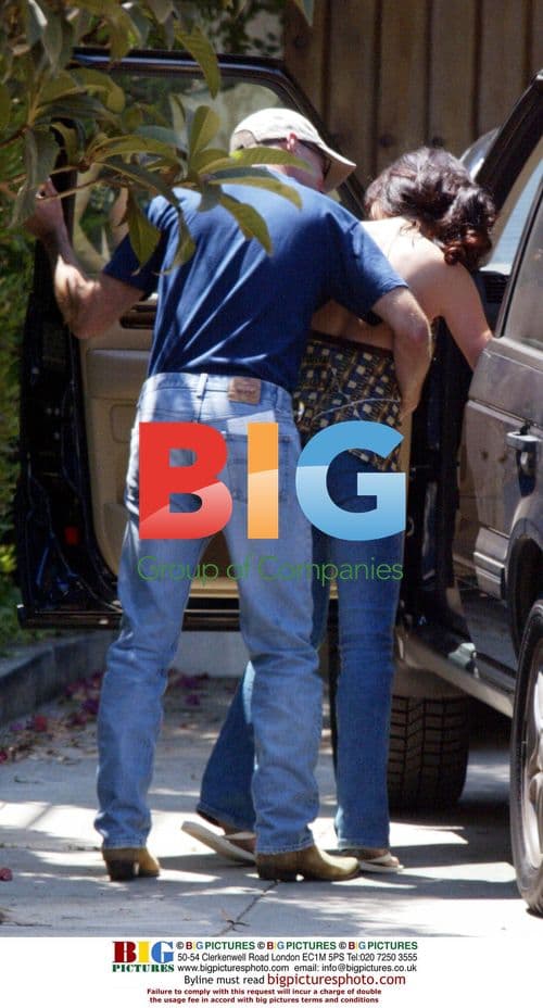 Bruce Willis and Jaimseye Haft get intimate