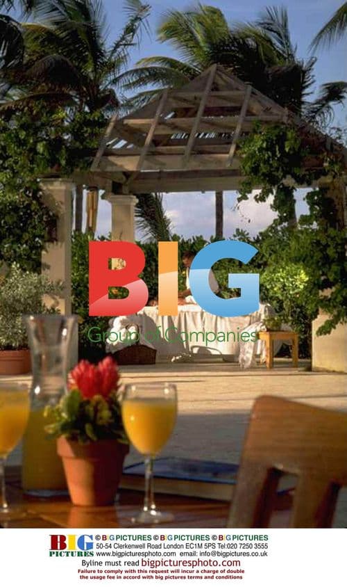 Jennifer Lopez and Ben Affleck's Rumored $1.5M Wedding