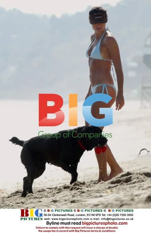 Minnie Driver enjoys Malibu beach