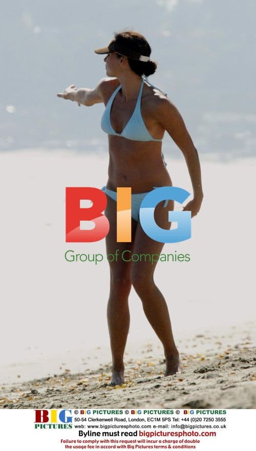 Minnie Driver enjoys day on Malibu beach