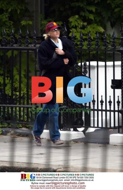 Gwen Stefani and Friend Play with Dog in London Park