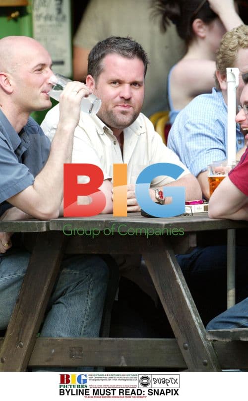 Chris Moyles and Dan Hipgrave Meet in Pub