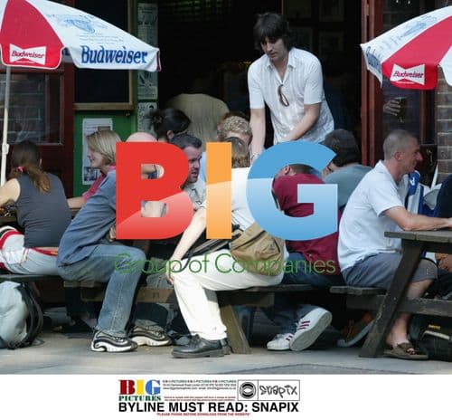 DJ Chris Moyles Meets Toploader's Dan Hipgrave