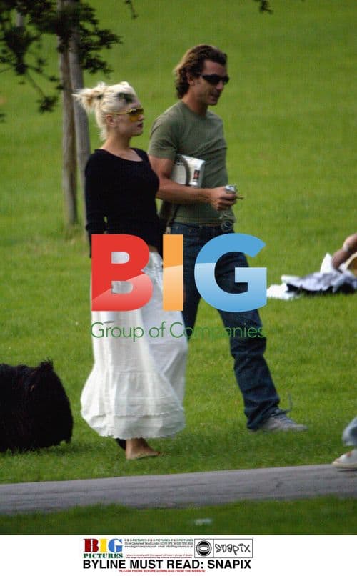 Gwen and Gavin Enjoy Day in London Park