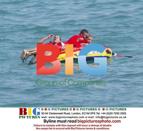 TV Actors Splash Around in Spain