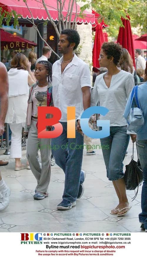 Eric Benet, Halle Berry and Daughter Shopping in Hollywood