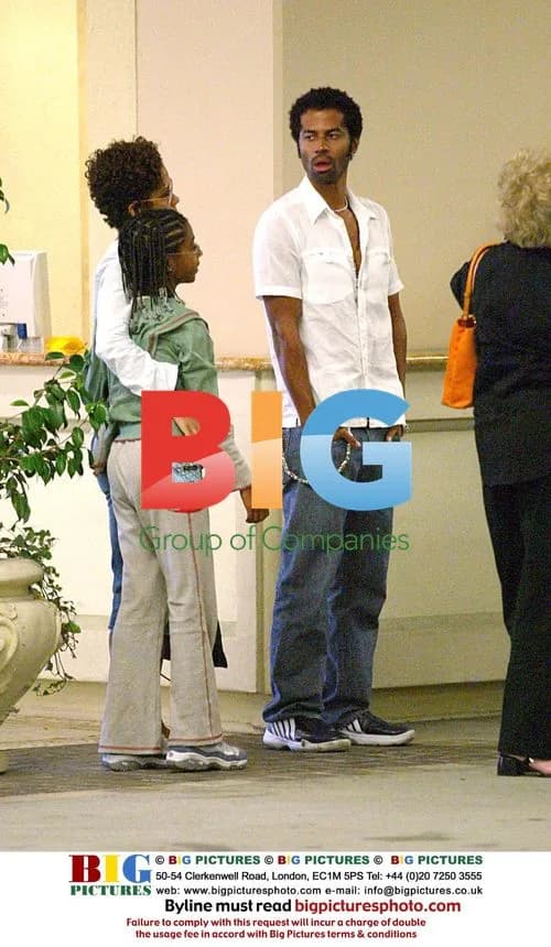 Eric Benet and Halle Berry shop with daughter