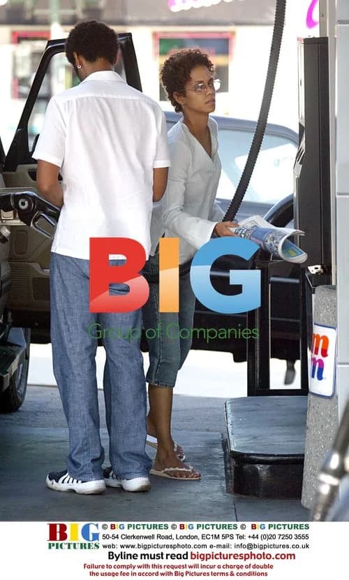 Eric Benet, Halle Berry and daughter shopping