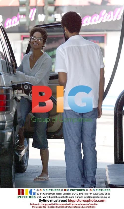 Eric Benet, Halle Berry and daughter out shopping