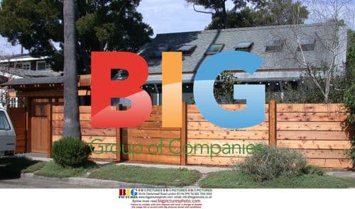 Julia Roberts Moves Into Funky Venice Home