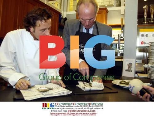 Eriksson Visits New Gothenburg Restaurant