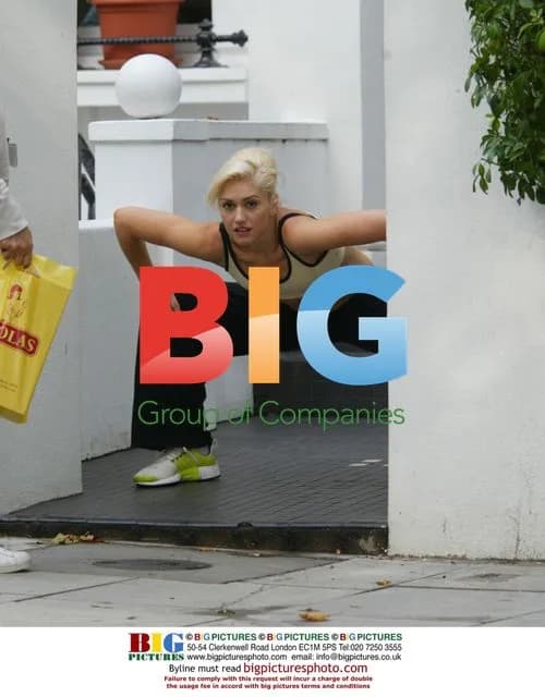 Gwen Stefani Jogs in North London