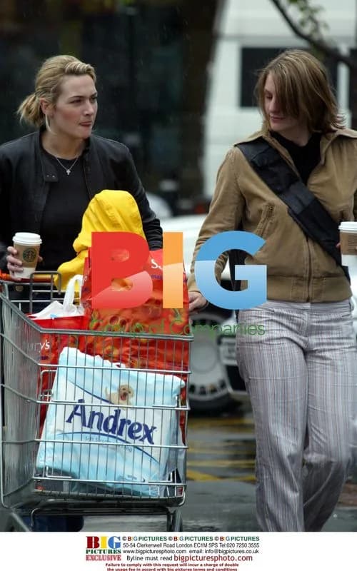 Kate Winslet goes grocery shopping with baby Mia