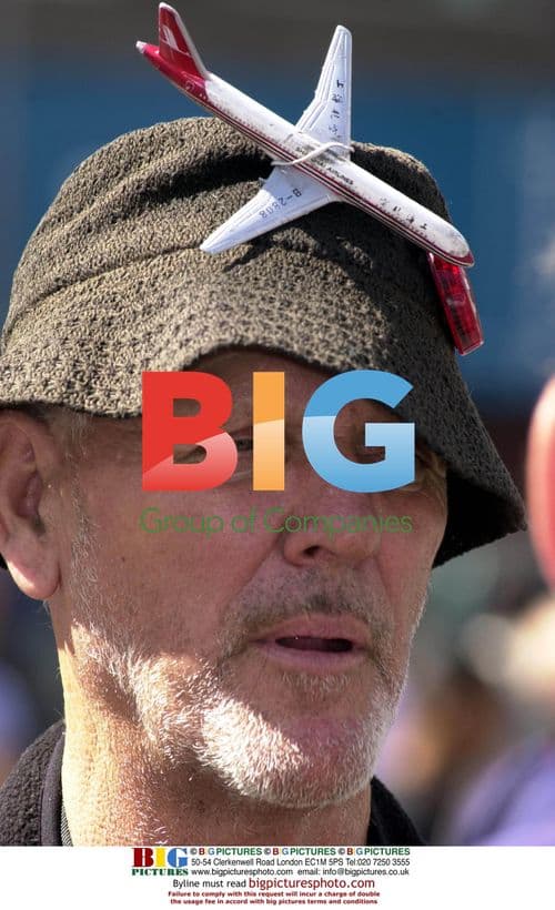 New Yorkers at 9-11 memorial in Union Square Park