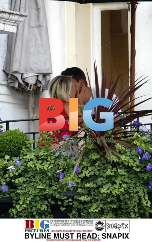 Emma Bunton and Jeremy Edwards at Pub Lunch