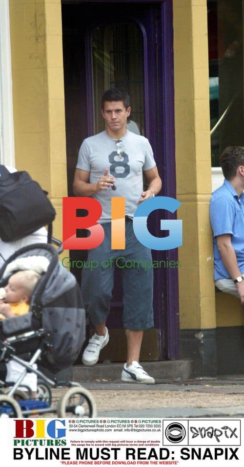 Emma Bunton and Jeremy Edwards Pub Lunch