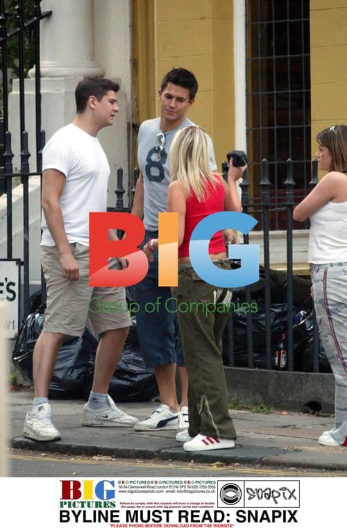 Emma Bunton and Jeremy Edwards Enjoy Pub Lunch