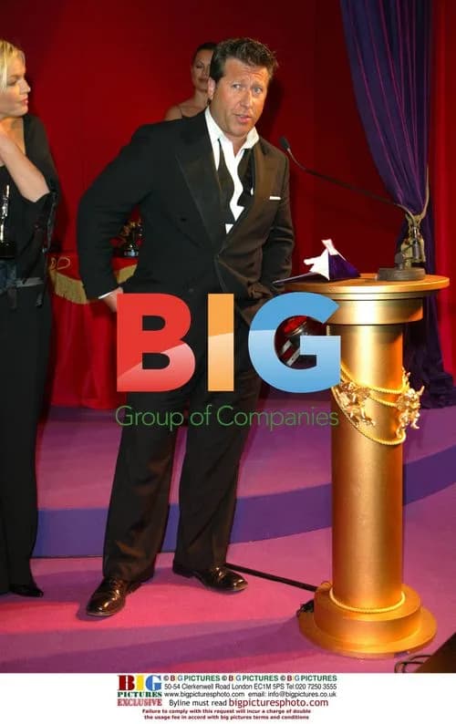 Dr. Fox Receives 'Best Reality TV' Award