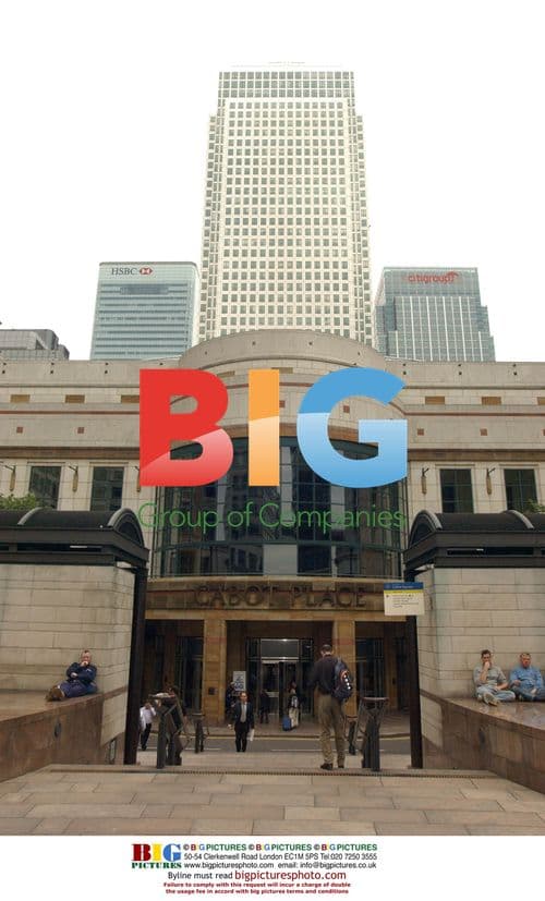 Canary Wharf workers observe moment of silence