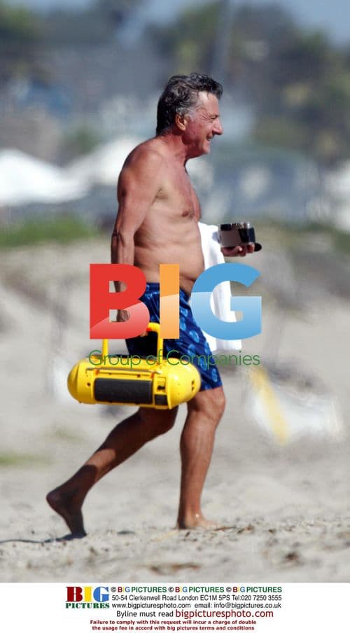 Dustin Hoffman enjoys family time in Malibu