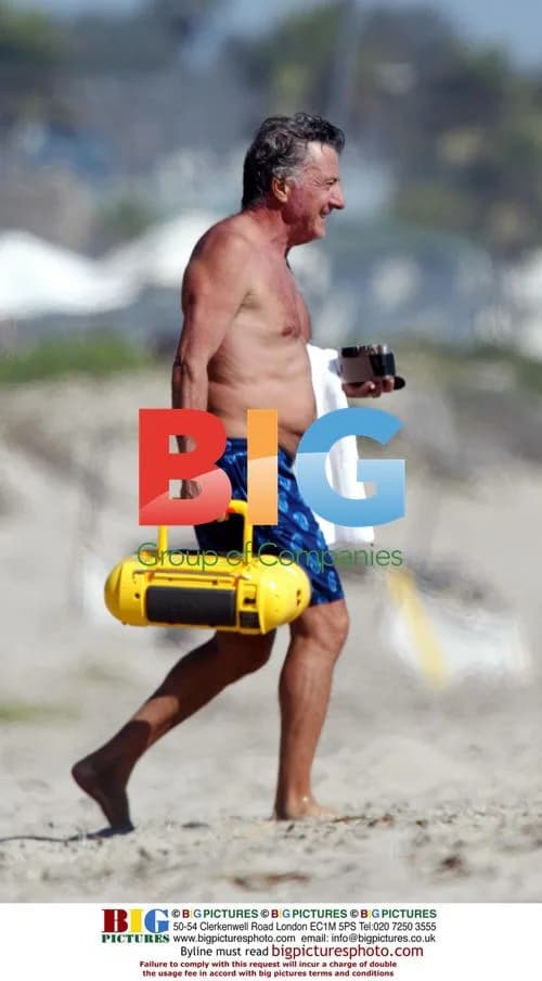 Dustin Hoffman enjoys family time in Malibu