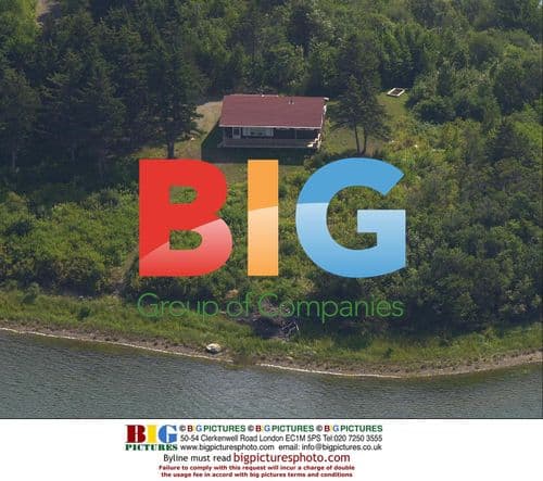 Uma Thurman and Ethan Hawke buy Canadian island