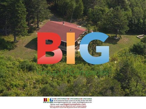 Uma Thurman and Ethan Hawke Buy Island in Canada