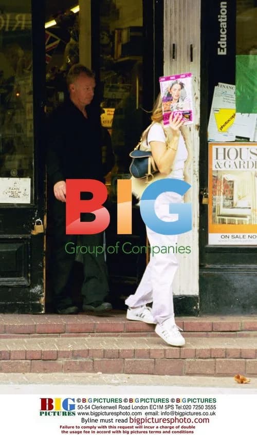 Amanda Holden and Les Dennis out shopping