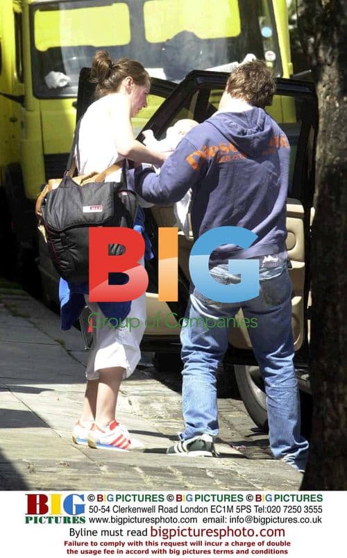 Adele Performs at Glastonbury Festival