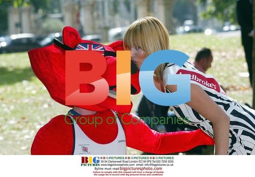 Catalina from TFI Friday as Official Race Starter