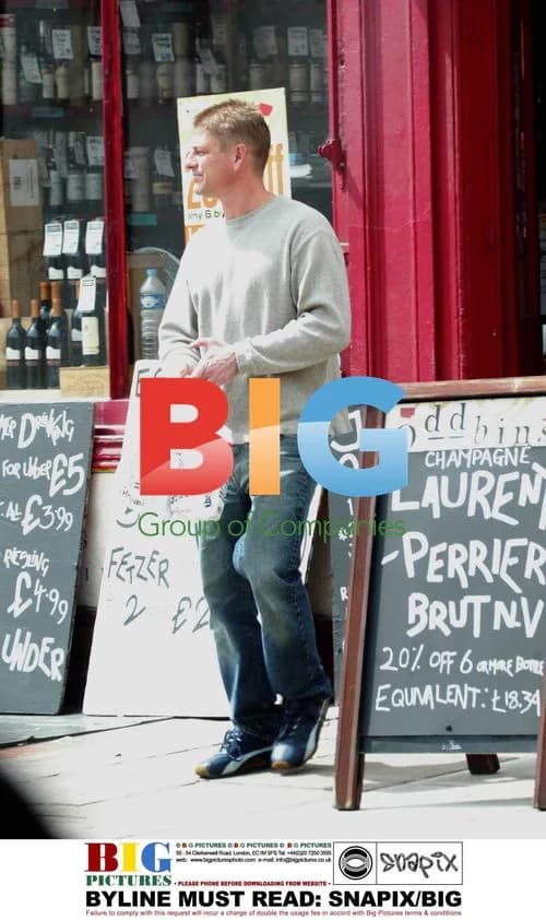 Sean Bean Buys Booze in North London