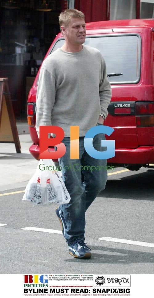 Sean Bean Shops for Alcohol in North London