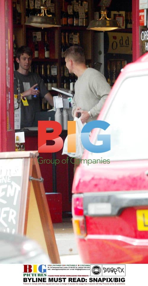 Sean Bean Buys Beer in North London