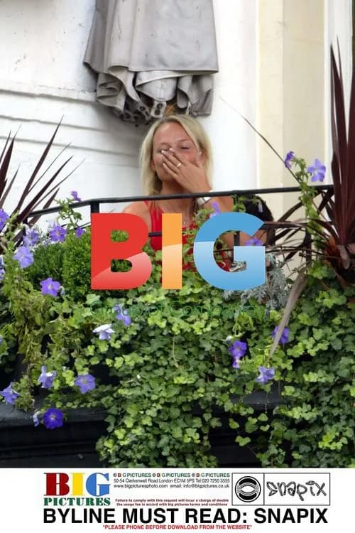 Emma Bunton and Jeremy Edwards Enjoy Pub Lunch