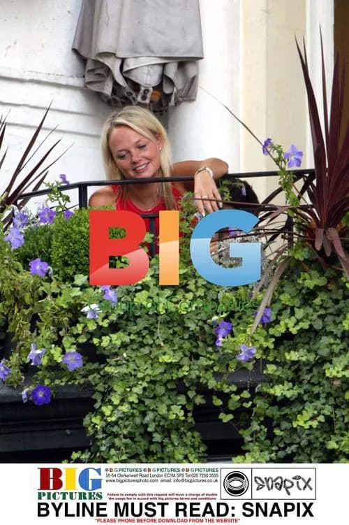 Emma Bunton and Jeremy Edwards Enjoy Pub Lunch