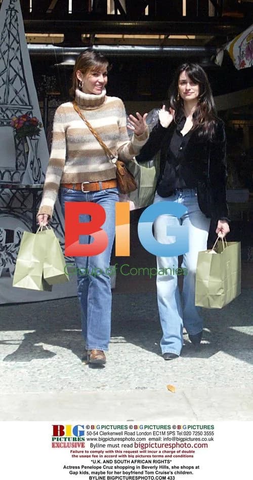 Penelope Cruz Shopping in Beverly Hills