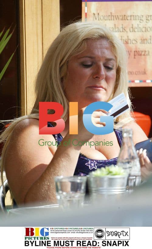 Vanessa Feltz licks credit card after lunch