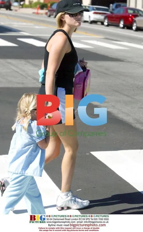 Reese Witherspoon Heads Home After Workout