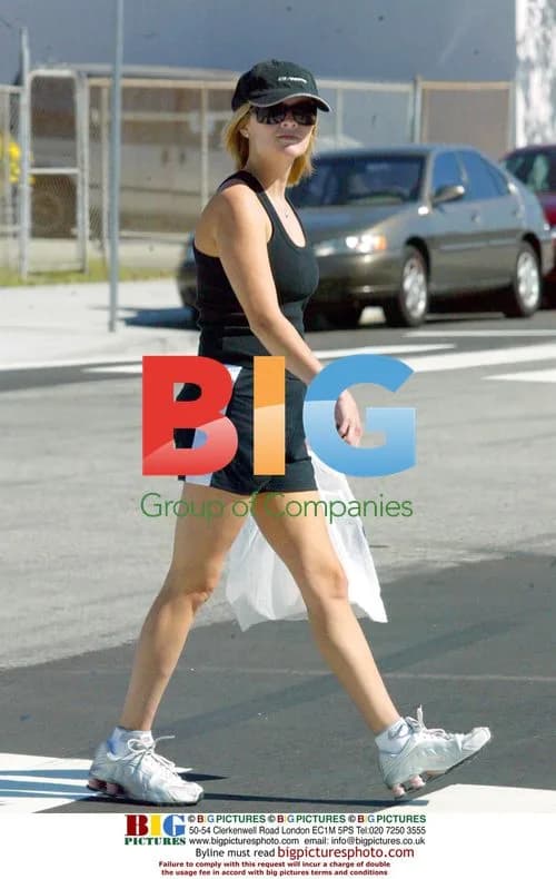 Reese Witherspoon Heads Home from Workout