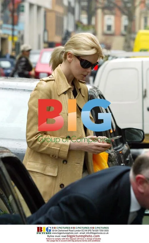 Claudia Schiffer shopping with mother in London