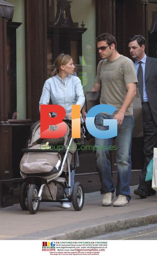 Mark Viduka and Family Shopping