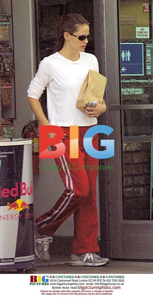 Jennifer Garner Out in LA After Divorce